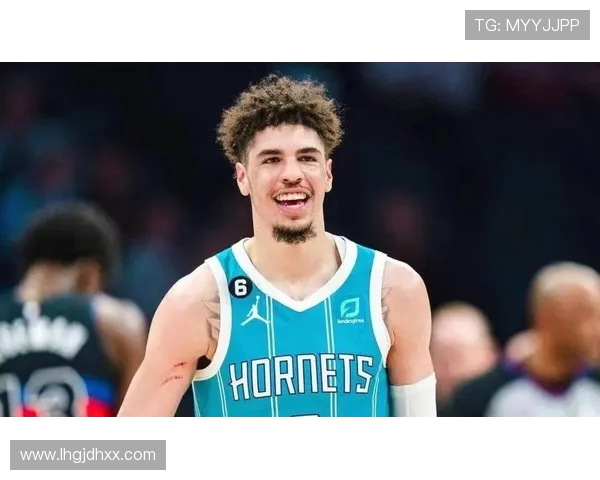 2020年NBA选秀大会三球拉梅洛鲍尔成为探花加盟黄蜂